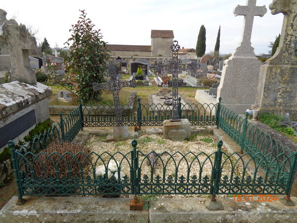 Tombe de louise cordeau et mathurin bodinier a saint florent