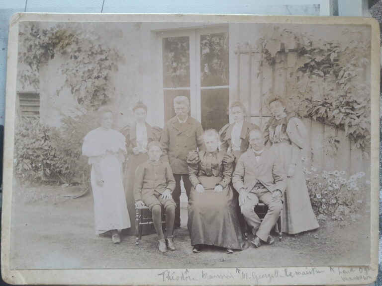 Autour de 1900, portraits de famille en série autour de Théodore et Georgette